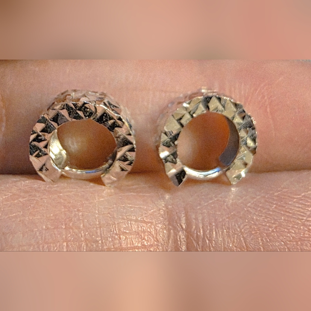 🪷18k Diacut Huggies